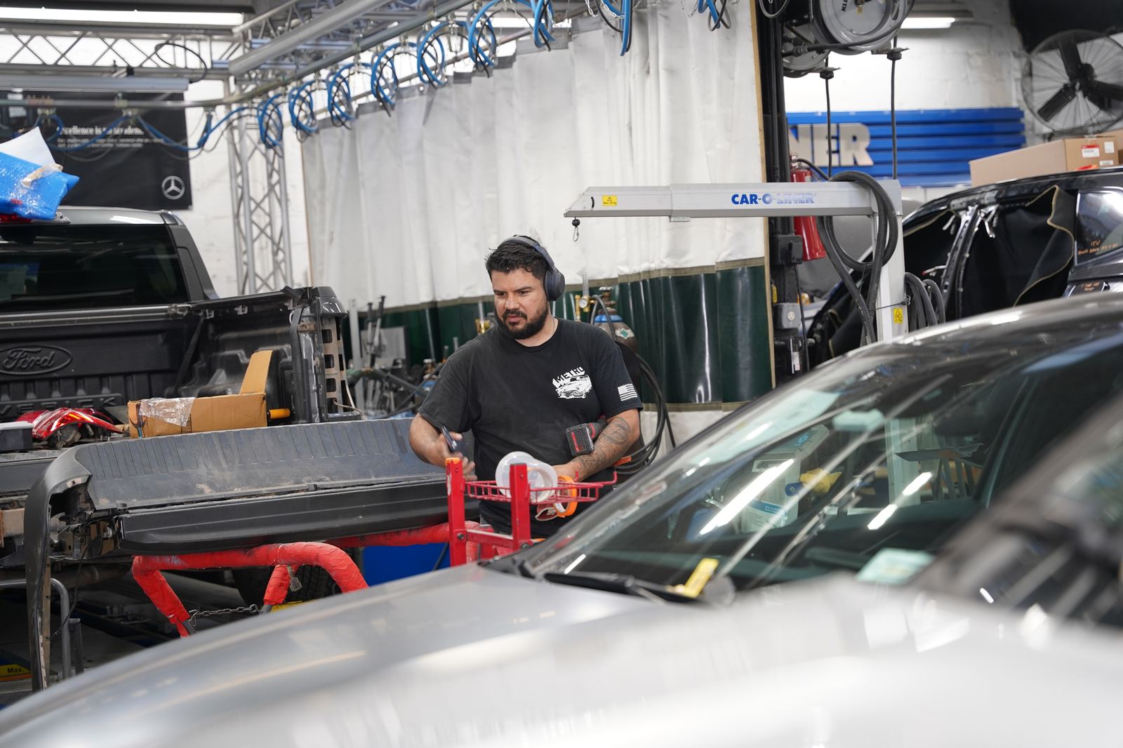 Reviewing vehicle repair procedures